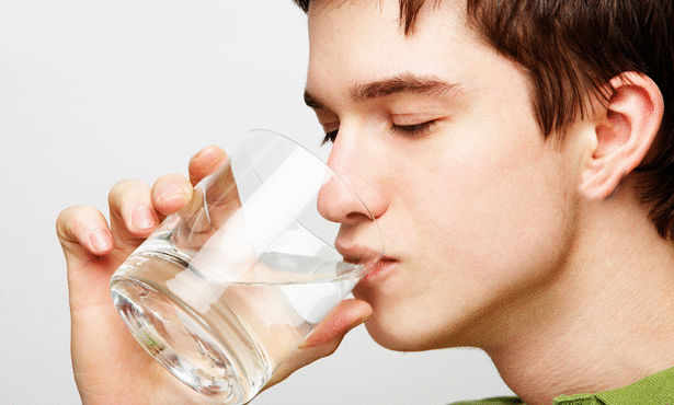 شرب الماء مضر بالصحة في الكتاب المقدس هل هذا صحيح ؟ 