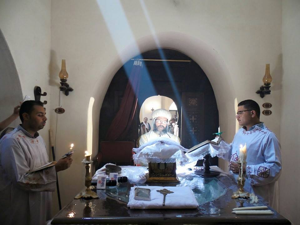 اليوم تتعامد أشعة الشمس في قداس عيد السيدة العذراء على