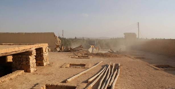 بالصور: داعش يهدم دير مار إليان لأنه "يعبد من دون الله"