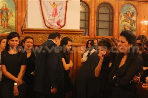 كنيسة العذراء بمدينة نصر تؤدي صلاة الجنازة على روح مضيفة الطائرة المنكوبة 2 يارا هاني