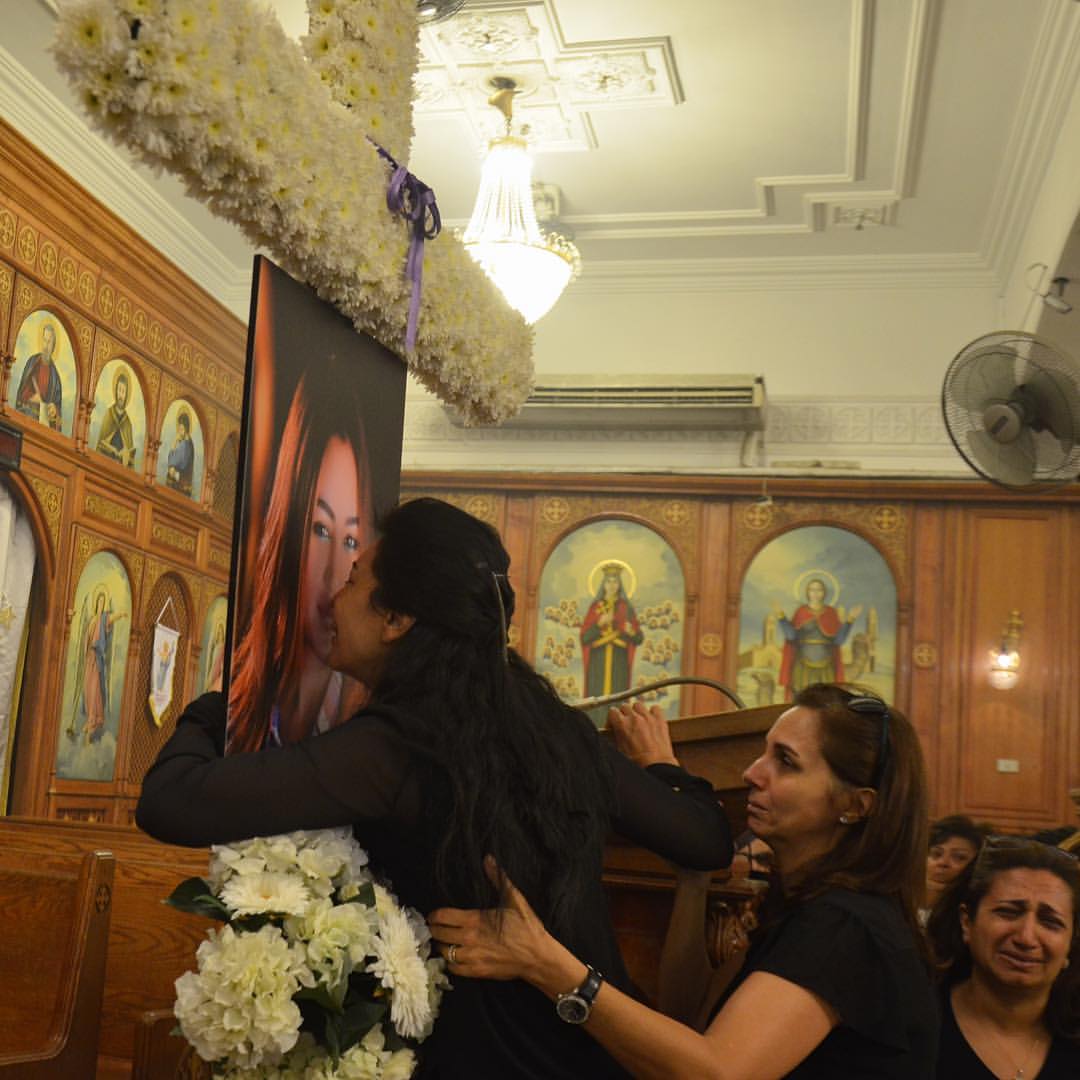 كنيسة العذراء بمدينة نصر تؤدي صلاة الجنازة على روح مضيفة الطائرة المنكوبة 3 يارا هاني