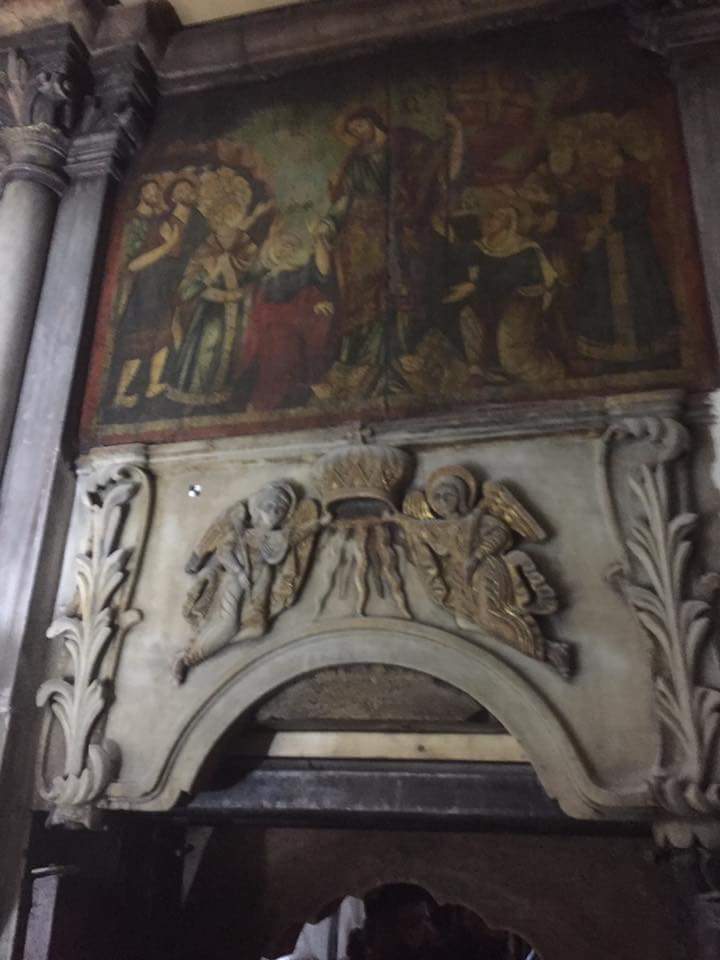 رائحة طيب زكية تفيض من القبر المقدس أثناء ترميمه 5 img-20161027-wa0135