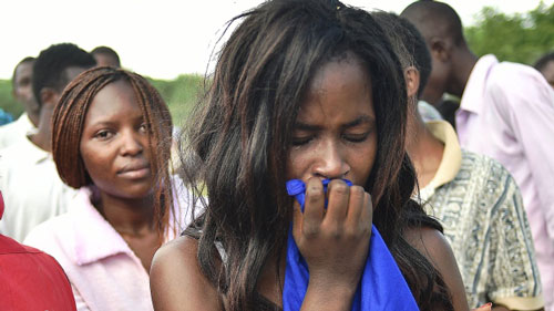 ناجون من مذبحة كينيا: قام بعض التلامذة بتلطيخ أنفسهم بدماء زملائهم القتلى والتظاهر بالإصابة لكي لا يُقتلوا
