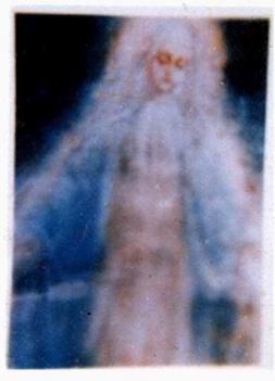 ظهور السيدة العذراء بأسيوط عام 2000، القصة الكاملة ممن شاهدوها بالفيديوهات والصور الموثقة image 4