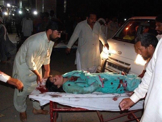 إرتفاع حصيلة تفجيرات عيد القيامة في باكستان إلى أكثر من 65 قتيل و 300
