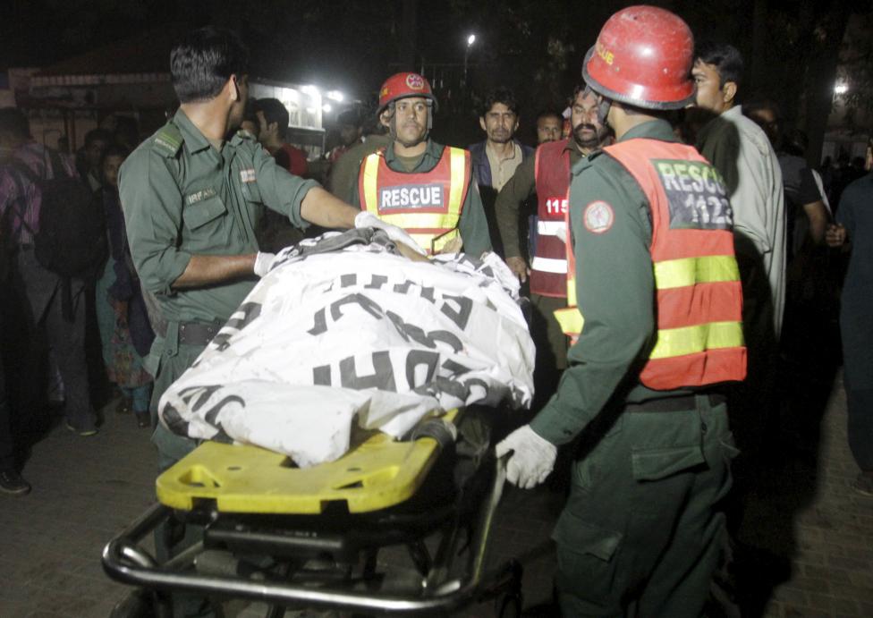 أكثر من 60 قتيلاً في تفجيرات باكستان في عيد القيامة download