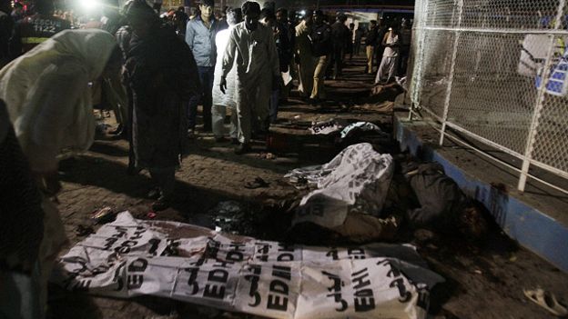إليكم الجهة المسؤولة عن تفجيرات باكستان بعد مقتل أكثر من 67 في عيد القيامة www.difa3iat.com 120