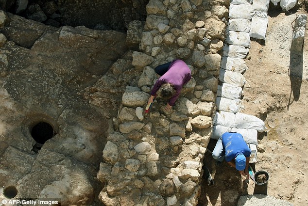 إكتشاف بيت المسيح في الناصرة (صور + فيديو) www.difa3iat.com 126