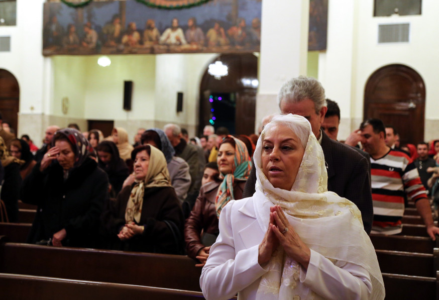 تجمّعات مسيحية سريّة تجتاح المجتمع الإيراني وتحويل البيوت إلى كنائس