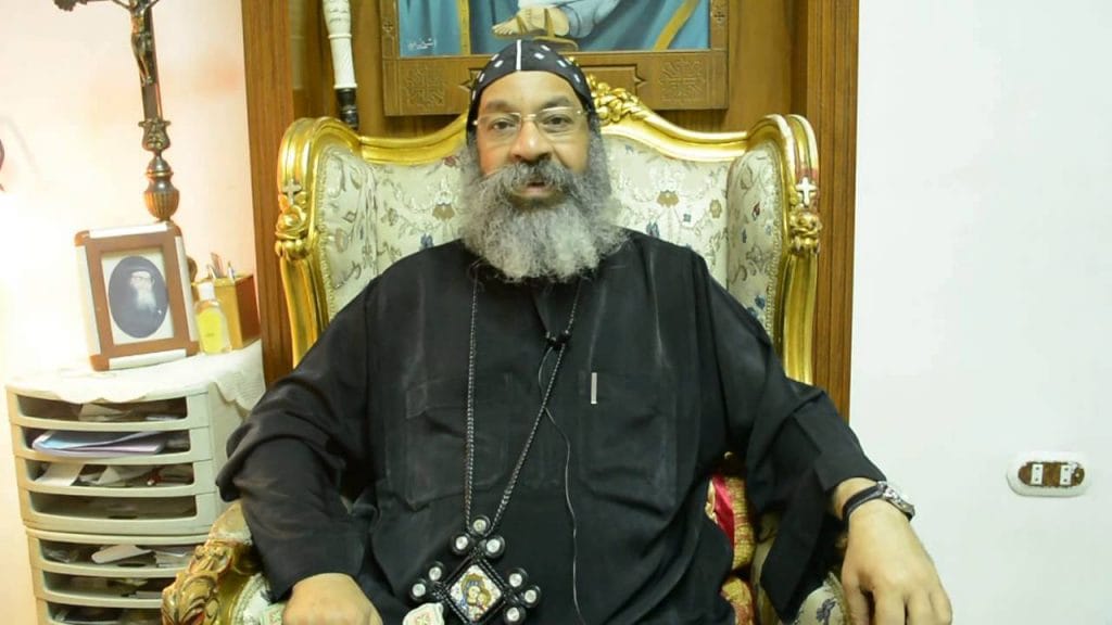 الأنبا رافائيل يعلق على حادثة تجريد السيدة المسيحية من ملابسها