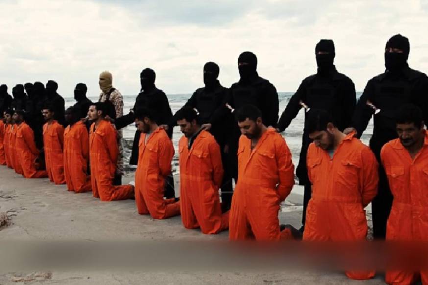 ما لم يُشاهَده أحد في فيديو إعدام المسيحيين الأقباط على شواطىء ليبيا! القسم الذي لم تبثه داعش