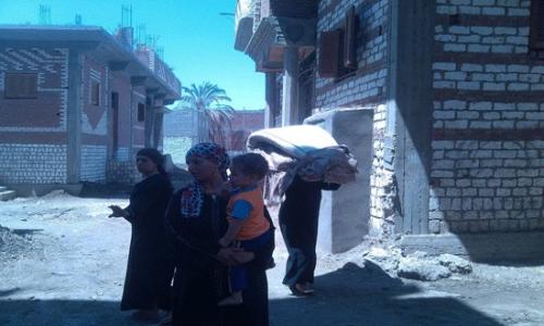 بالصور أمن بني سويف يلقي بمقدسات كنسية "صفط الخرسا" بالشارع ويغلق مبنى خدمات www.difa3iat.com 20