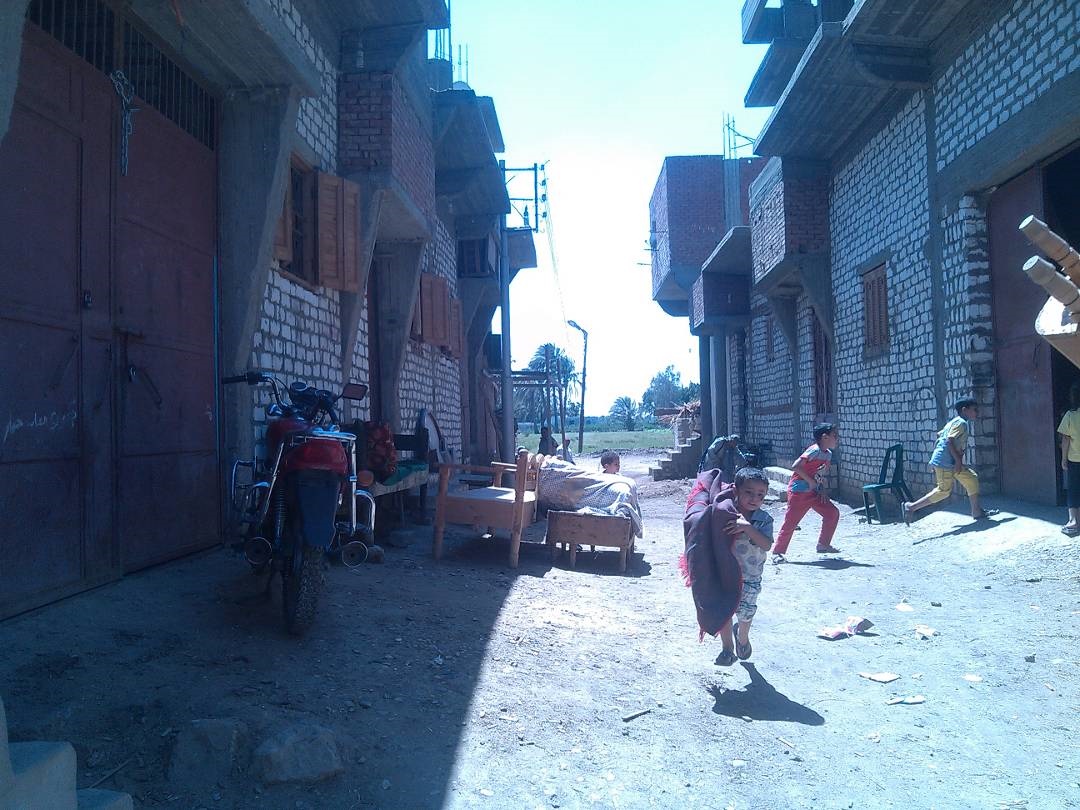 بالصور أمن بني سويف يلقي بمقدسات كنسية "صفط الخرسا" بالشارع ويغلق مبنى خدمات 3 www.difa3iat.com 21 6 بالصور أمن بني سويف يلقي بمقدسات كنسية "صفط الخرسا" بالشارع ويغلق مبنى خدمات