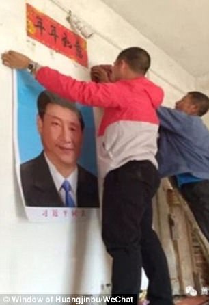 إضطهاد المسيحيين: مقاطعة صينية تجبر المسيحيين على استبدال صور المسيح بالرئيس www.difa3iat.com 24