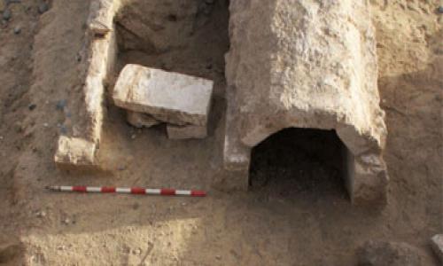 العثور على كنيسة أثرية رومانية بمركز كوم أمبو خلال مطاردة منقبى آثار