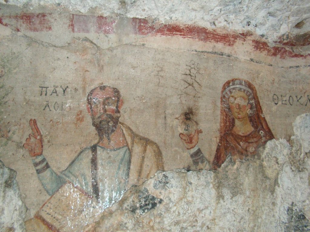 من هنّ القديسة تقلا والقديسة بربارة والقديسة كاترينا؟