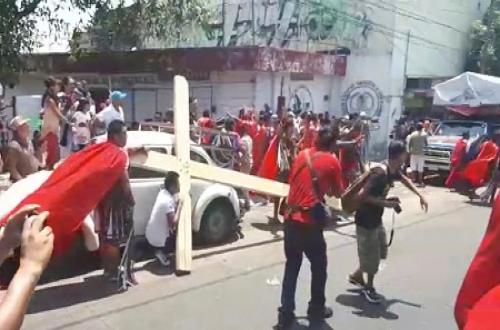 عاجل إطلاق النار بشكل عشوائى على مسيحيين يحتفلون بأسبوع الآلام فى المكسيك