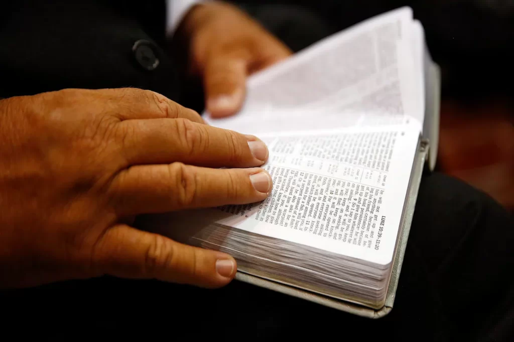 كتاب شهود يهوه من هم - القمص عبد المسيح بسيط PDF